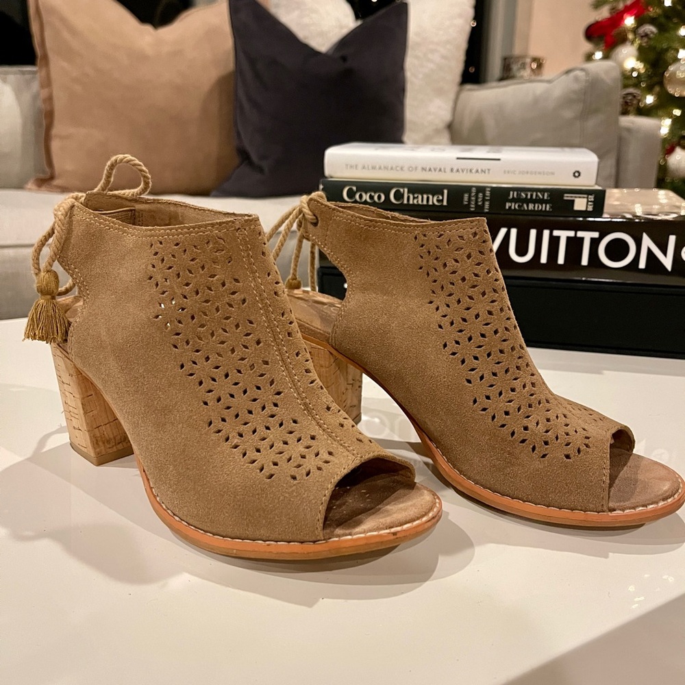 Toms Suede Booties